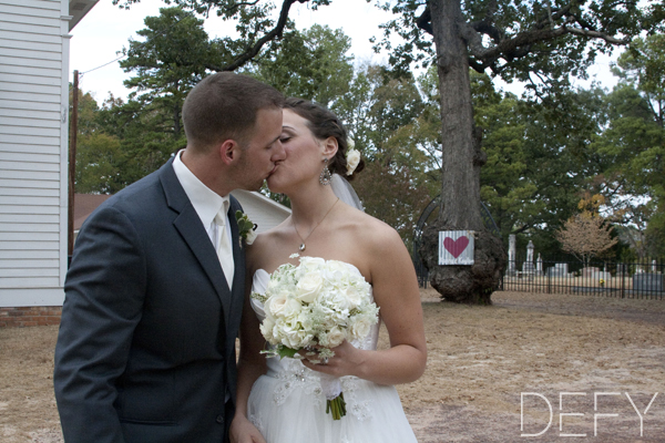 kiss with sign